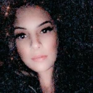 Meet your Posher, Carmelia